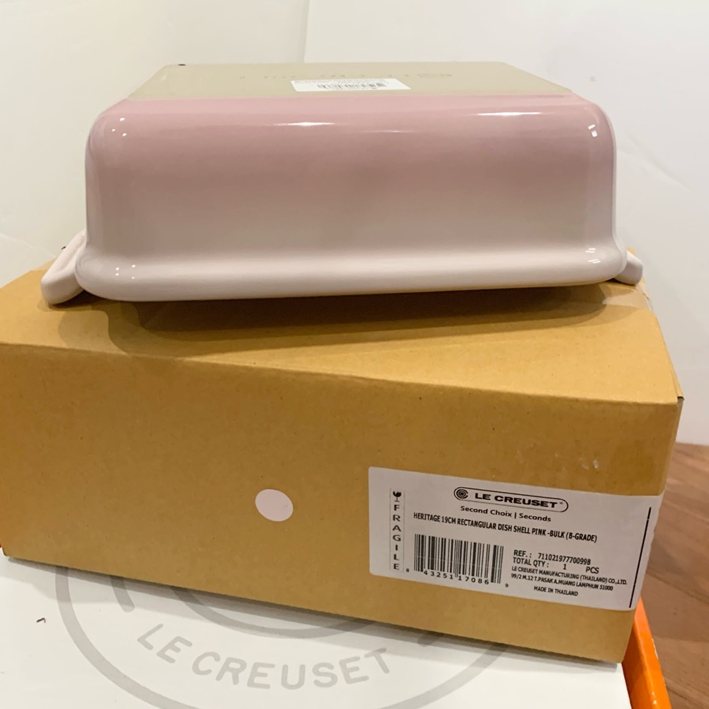 Le Creuset Rectangular Dish - Picture 2 of 7